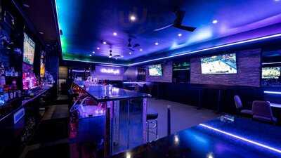 X bar, Farmingdale