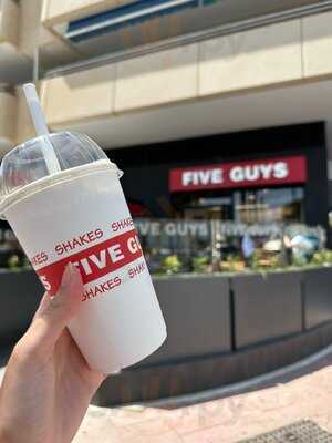 Five Guys Marbella Puerto Banús