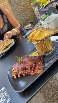 Teckel's Food & Drink