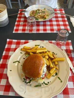 La Cantine De Tina, Arles