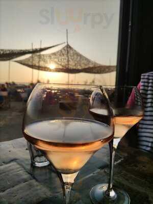 Lili Beach Café menu