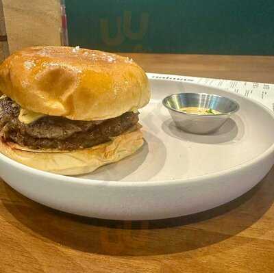 ‪naimas Cafe & Bistro‬