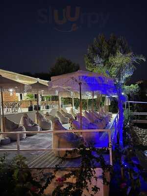 Uma Restaurant & More