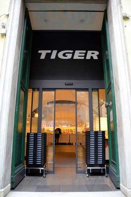 Tiger Spot, Genova