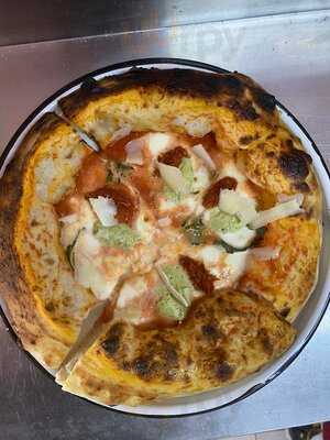 La Excelente Pizzeria