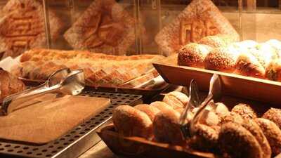 Masapan: Panaderia-pasteleria-market