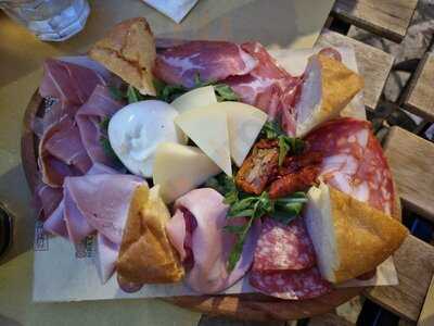 Salumeria Gustavo (polignano A Mare), Polignano a Mare