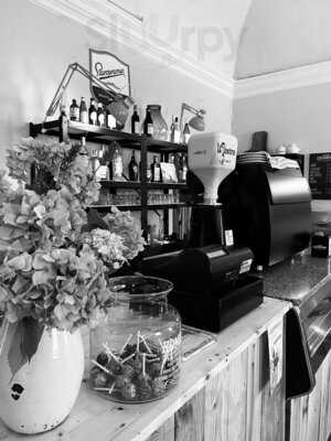 Trich E Branca Coffee & Shop, Levice