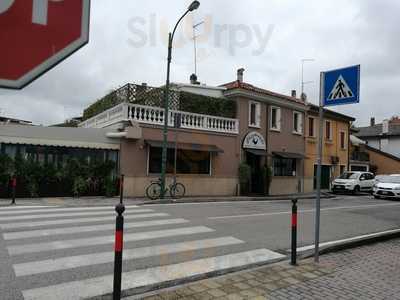 Pizzeria Chicchirichi, Cascina