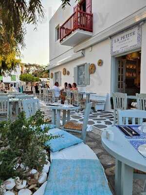 La Petite Taverne Windmills