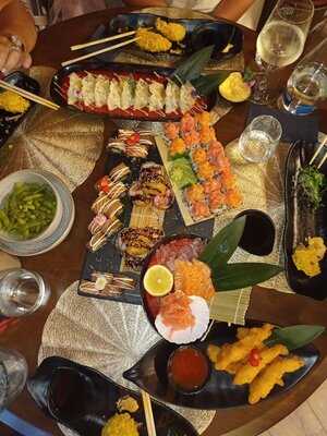 Royal Sushi Garden