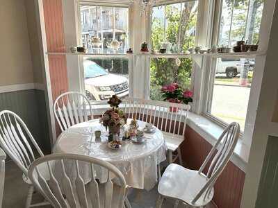 Mia's Bake Shop And Tea Room, Manteo