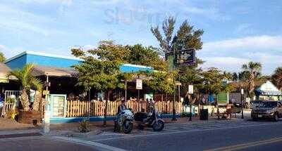 Gilligan's Island Bar & Grill