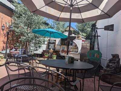 Patio On Main, Westcliffe