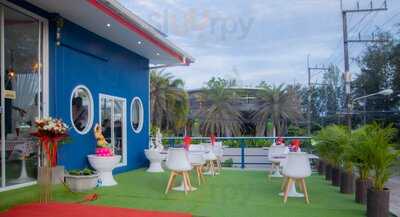 Destination Cafe Bar & Restaurant