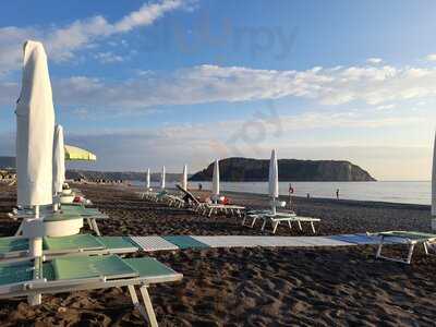 Lido Peter Pan, Praia A Mare