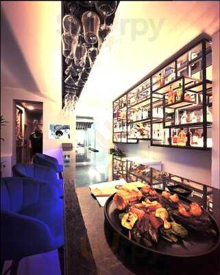 El Desquite  Medellin Grill & Bar