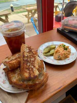 Damn Fine Hand Pies, Saint Louis