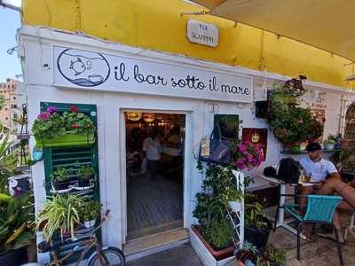 Il bar sotto il mare, Rio Marina