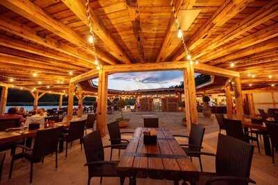 Harcsafészek Falatozó Harsány menu