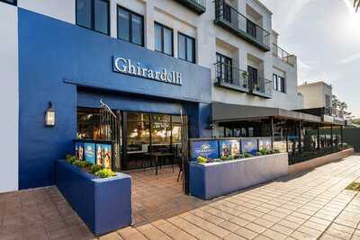 Ghirardelli Chocolate & Ice Cream Shop, Santa Monica