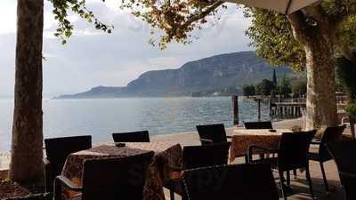 Vanity Cafè, Garda