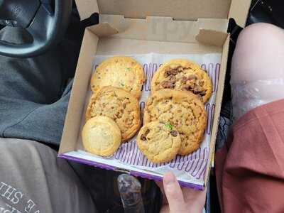 Insomnia Cookies