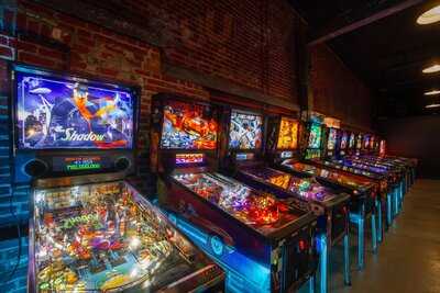 Pinhalla Pinball Pizzeria