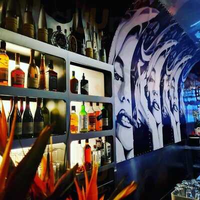 Pop Weinbar & Restaurant