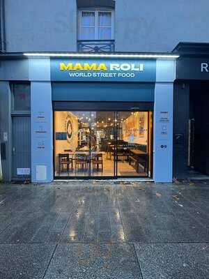 Mama Roli, Angers