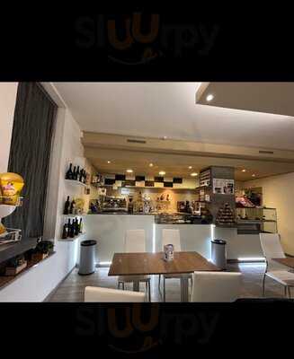 Vives Coffee Bistrot & Wine