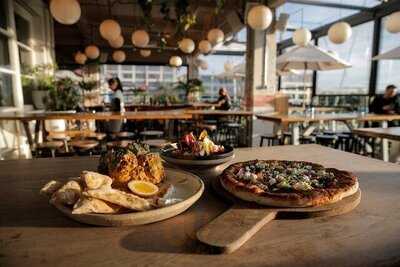 Explore 101 Pizzeria