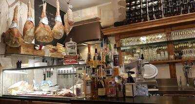 La Bottiglia - Local Street Food