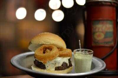 Santo Burger N Beer