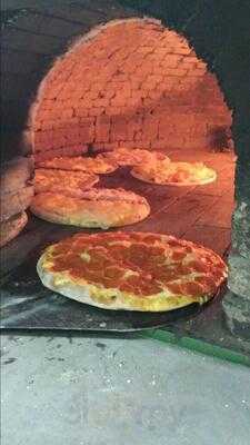 Camaleao Pizza Bar