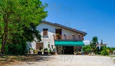 Ristorante Dell' Agriturismo La Loggia Degli Alburni