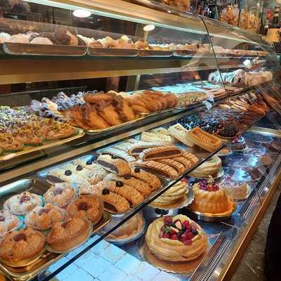 Pasticceria Bar Gelateria F. Lli Calise