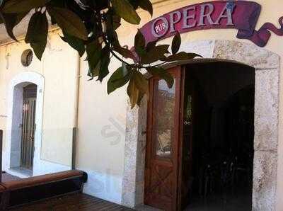 Opera Pub