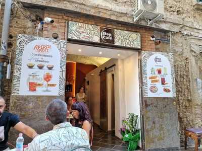 Dany's Cafe, Napoli