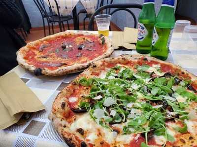 Pizzeria Tonino , Napoli