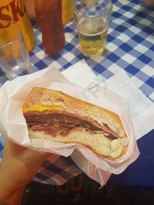 Guina's Burger