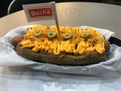 Hot Dog Brasileiro - Picture of Lucky Dog Dogueria Gourmet