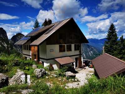 Rifugio Pellarini, Malborghetto-Valbruna