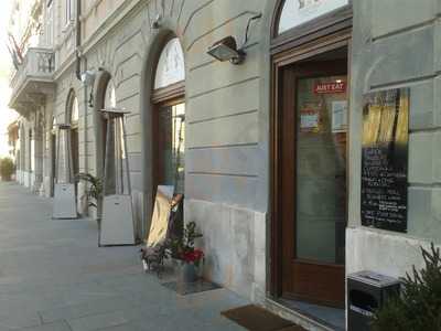 Pane Vino e San Daniele, Trieste