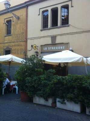 Lo Stregone Rom, Roma