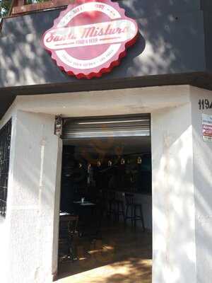 Santa Mistura Food & Beer