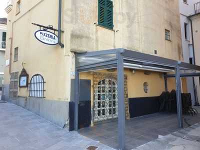 Pizzeria La Lanterna