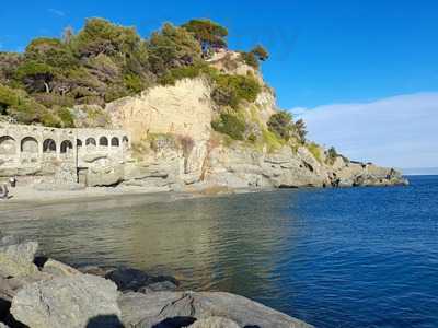 L'ultima spiaggia Albisola, Albisola superiore