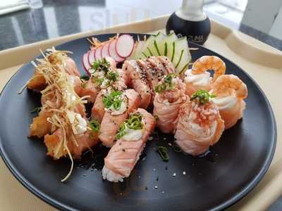 Akio Sushi Express