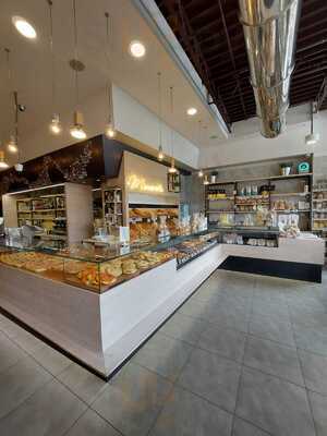 Minuscoli Modern Bakery, Endine Gaiano